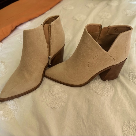 Open Ankle Boots Size 7.5 worn 1 time they were too large.  Super cute! Like new - Picture 1 of 3